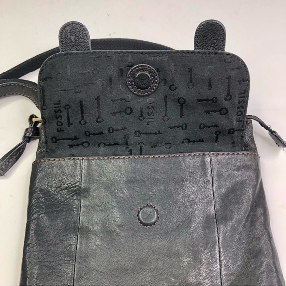 Fossil soft black leather crossbody purse - Picture 4 of 13